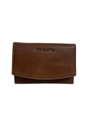 Portafoglio in pelle cuoio con patta stondata e bottone