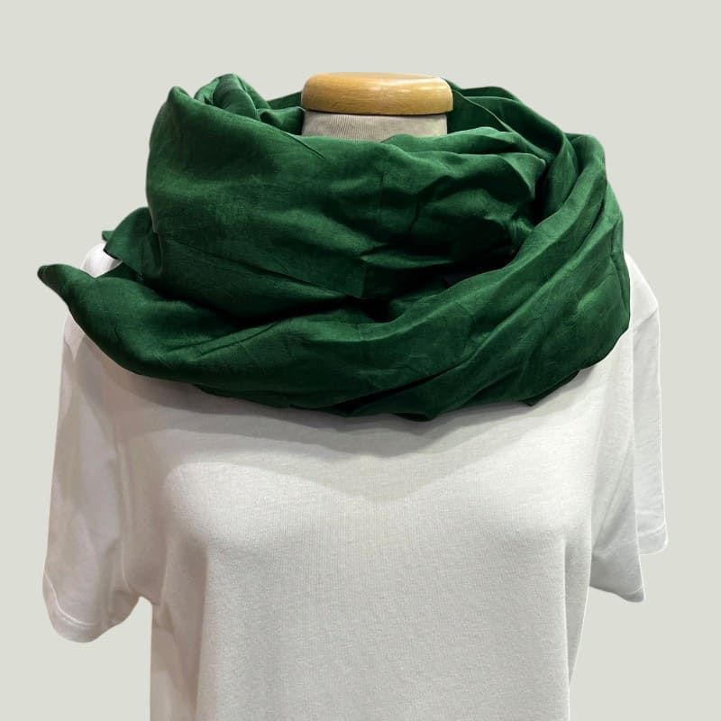 Sciarpa verde in seta 100% artigianale 80x180 cm